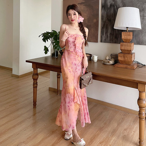 绝美晕染曼妙斜裁吊带碎花裙