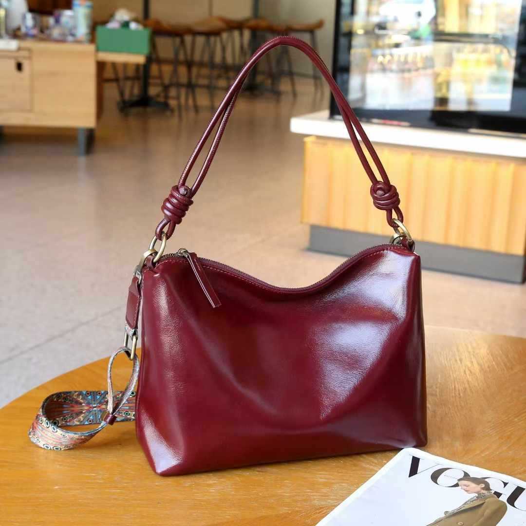 普洛克正品小方包女斜挎复古真皮