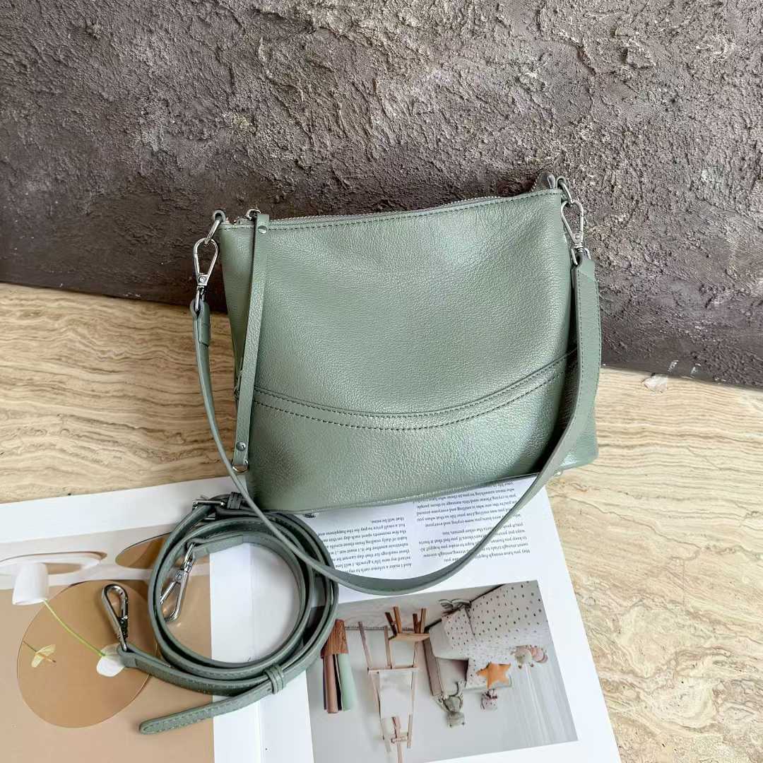 普洛克正品层牛皮水桶包女大容量