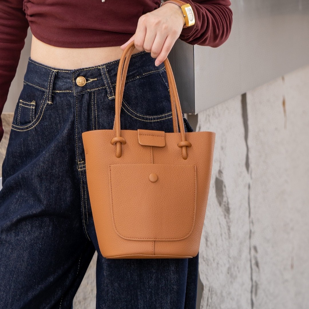 普洛克正品尚真皮女包水桶包大容量斜挎包头层牛皮高级感单肩包女