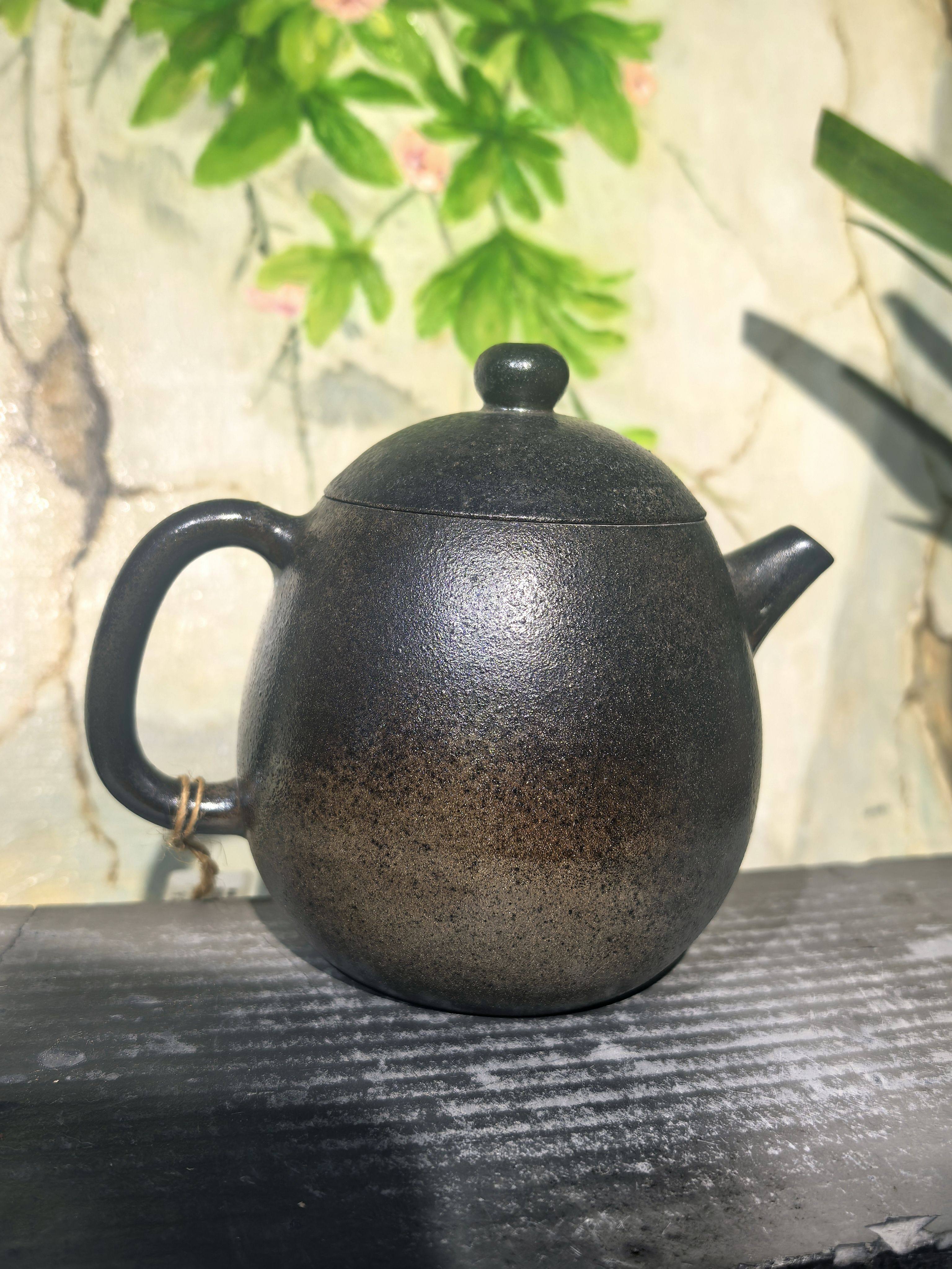 云南建水紫陶茶壶厂家直销 肖春魁浪鬼 柴烧壶 龙蛋壶1