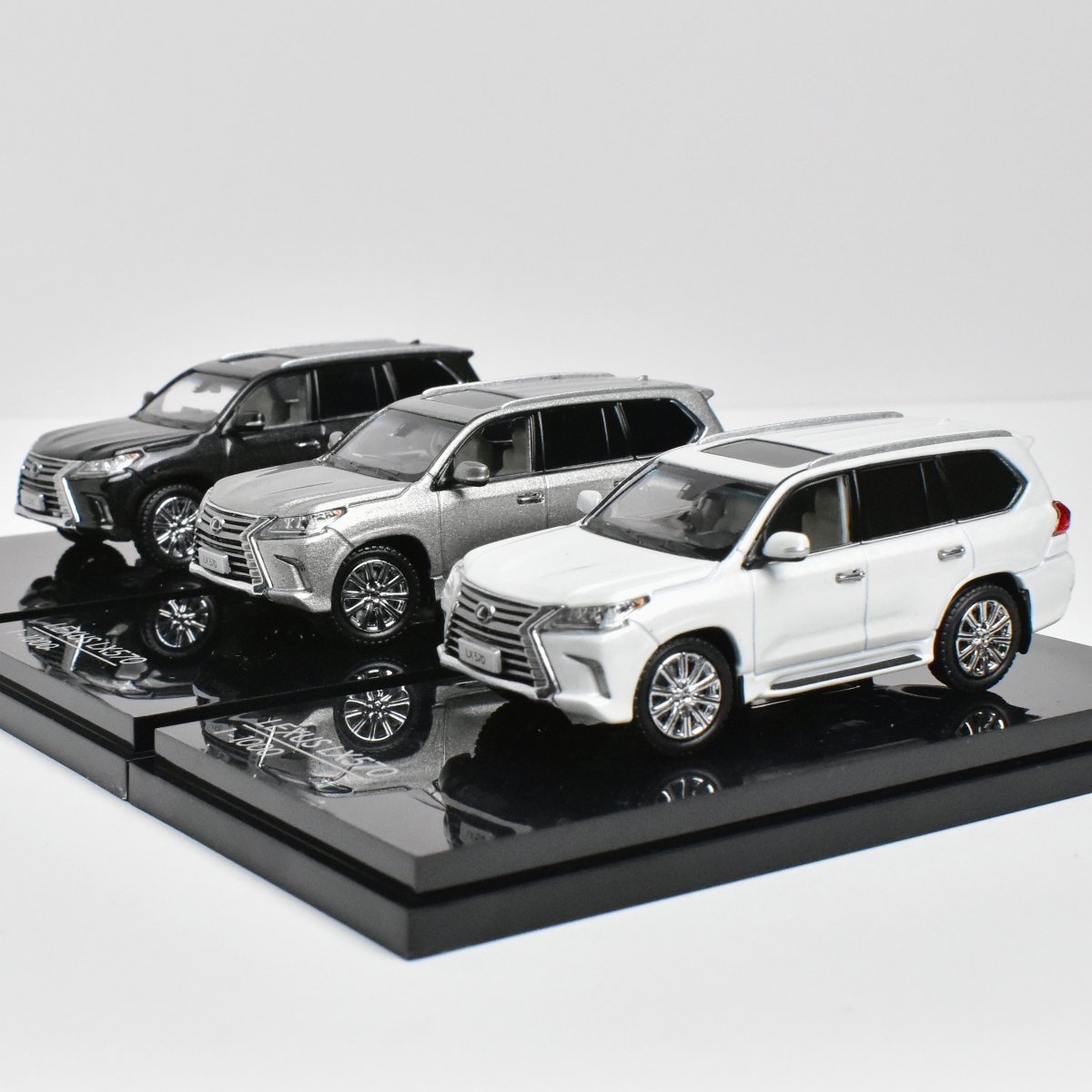 Kyosho京商 1:64 雷克萨斯 LEXUS LX570 合金汽车模型 摆件