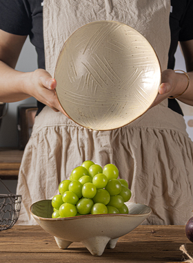 日式复古三足粗陶盘特色陶瓷盘个性异形盘点心盘水果盘创意菜盘子