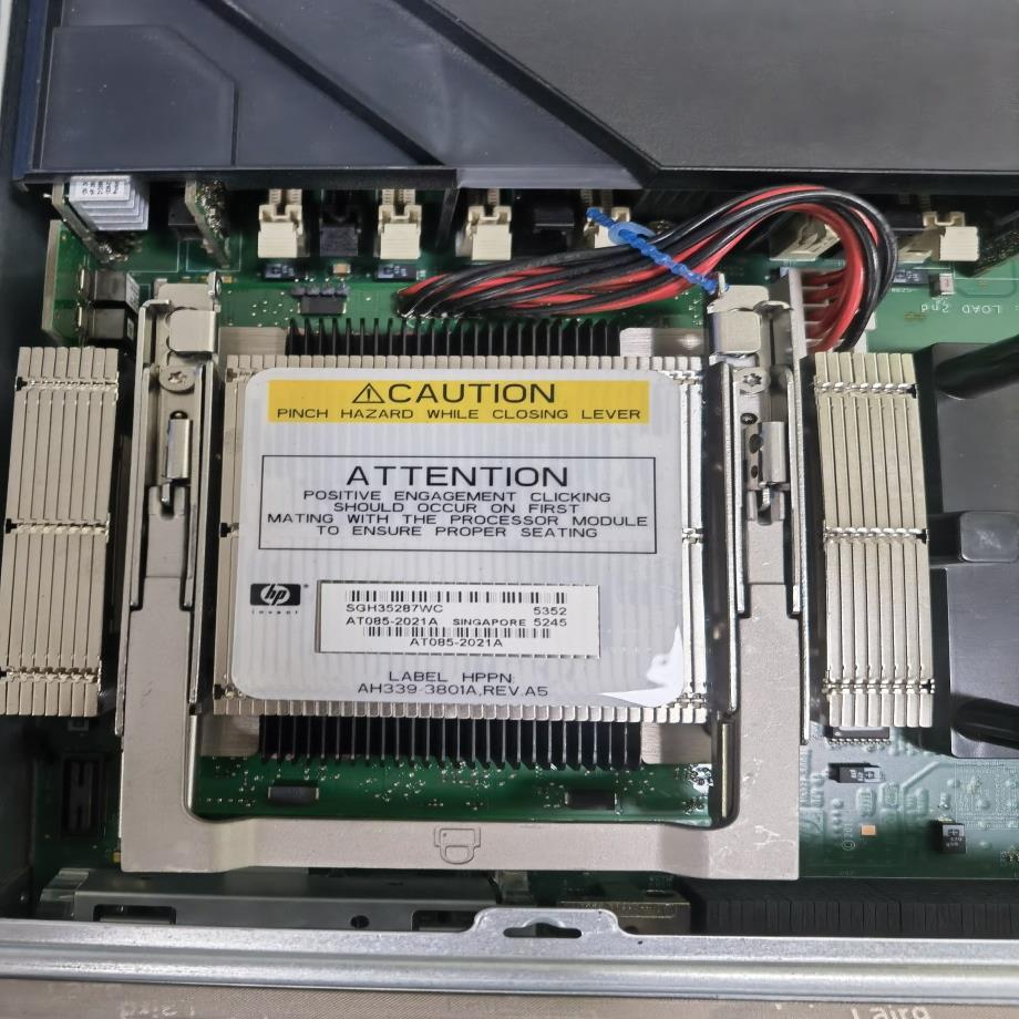HP RX2800 i4 AT085-2021A 213GHz 8-Core 24MB 170W 9540 CPU