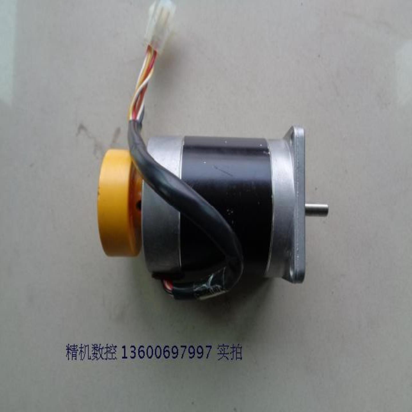 二手 日本东方57系列步进电机PH268M-E15B 双出轴带手轮