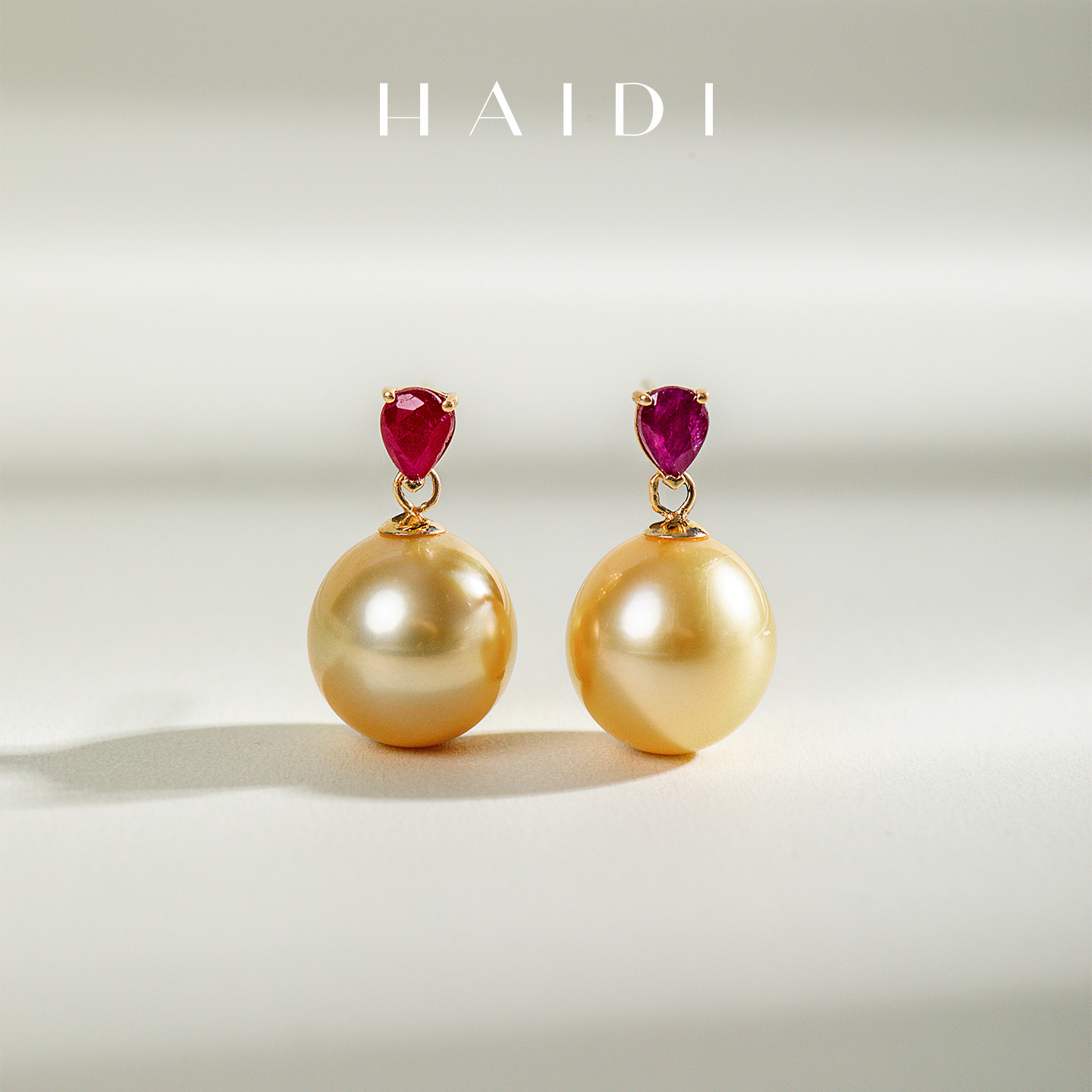 海蒂珠宝 赤焰鎏金9-10mm深海南洋金珠红宝石镶嵌彩宝耳坠18K金◇