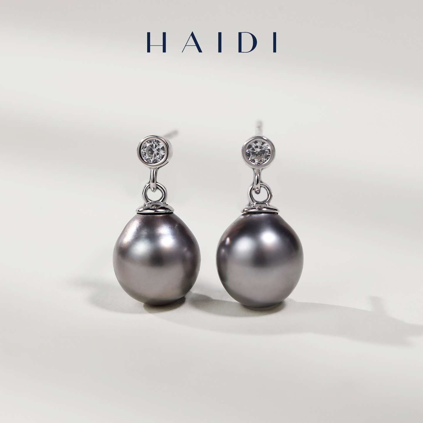 海蒂珠宝 凝霜 8-9mm大溪地铂金灰珍珠耳钉耳坠 S925银送礼好物,珠宝/钻石/翡翠,耳饰,淘宝优惠券,粉丝福利购,淘宝优惠卷