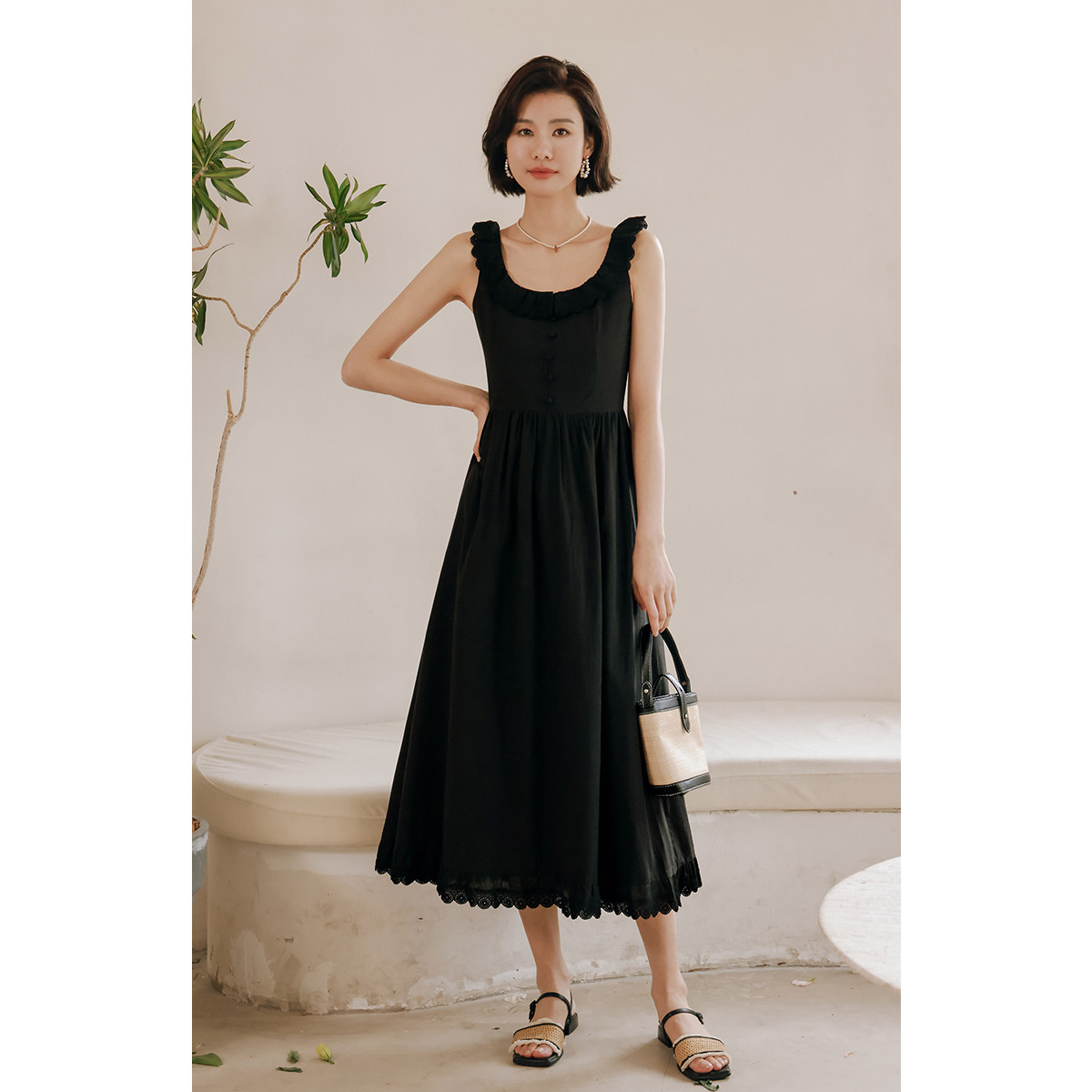 弥古黑色吊带连衣裙花边内搭打底小黑裙女秋冬法式收腰无袖背心裙