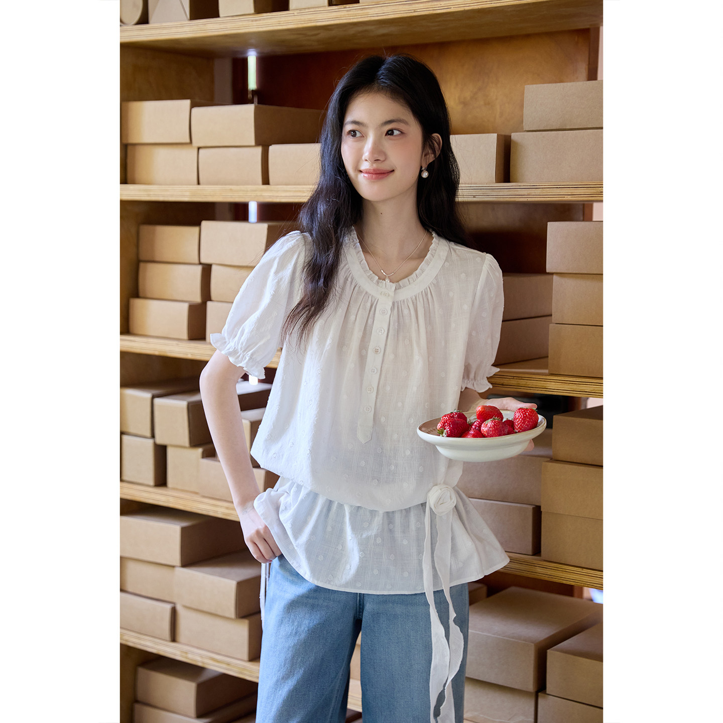 弥古白色法式衬衫短袖上衣女2026夏季新款设计感花朵宽松娃娃衬衣