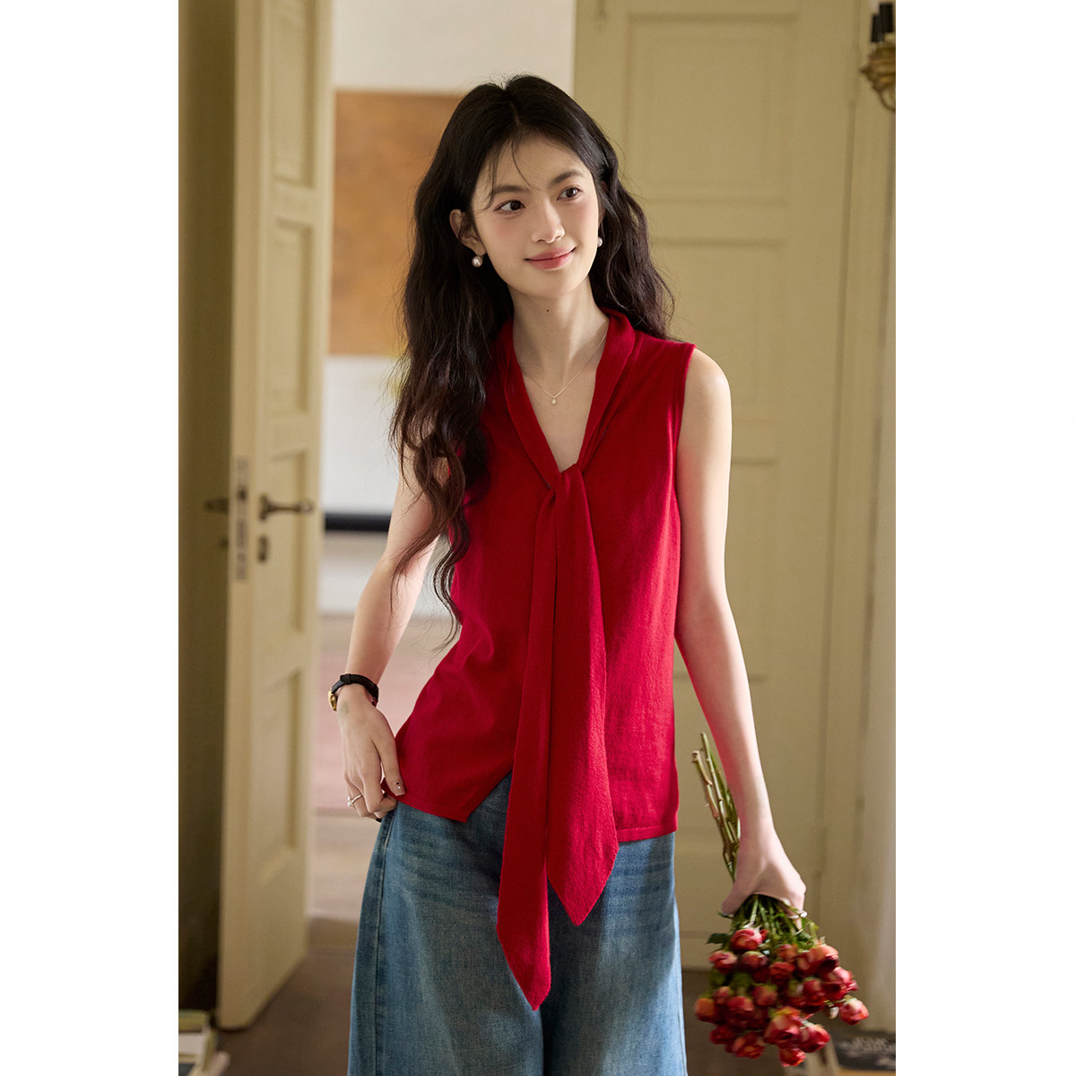 弥古红色v领针织背心女内搭无袖打底衫2026春季新款度假绑带上衣