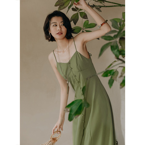 弥古复古绿色吊带连衣裙女夏季高级感雪纺海边裙子三亚度假沙滩裙