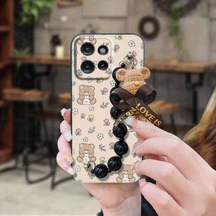 适用MOTO Edge50手机壳小熊手链奢华青春潮流男女款黑珍珠挂饰