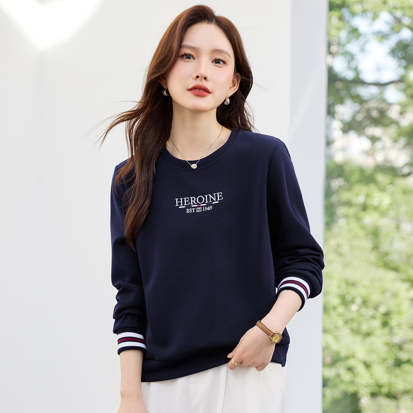 圆领女士卫衣春秋薄款2026新款早春女装宽松洋气无帽套头上衣外套