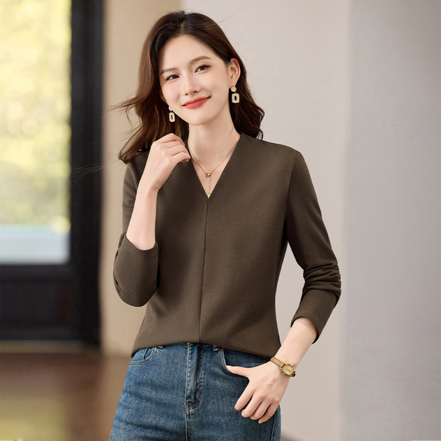 加绒打底衫女秋冬2025冬季新款女装内搭显瘦上衣加厚v领长袖t恤衫