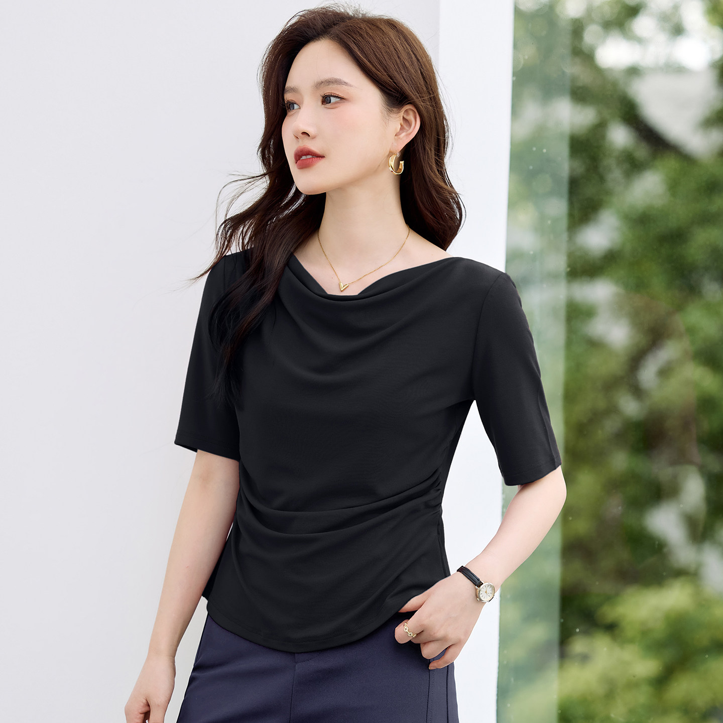 黑色短袖t恤女2026新款夏季气质女士荡领高级感上衣半袖女装中袖