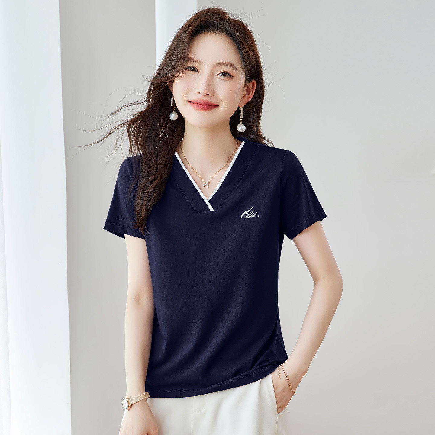 高端v领短袖t恤女2026新款夏季爆款女装洋气正肩上衣修身半袖体恤