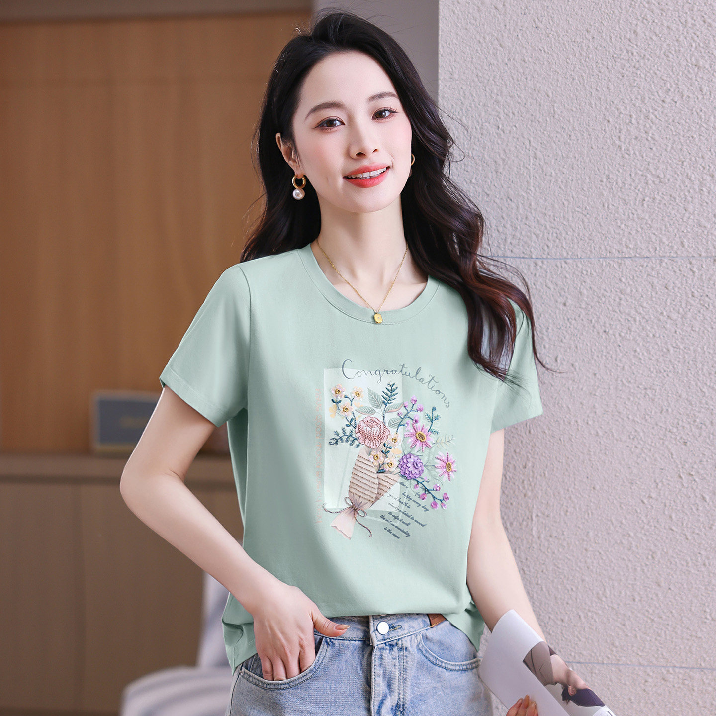 圆领短袖T恤女2026新款夏季爆款洋气正肩上衣设计感修身显瘦女装