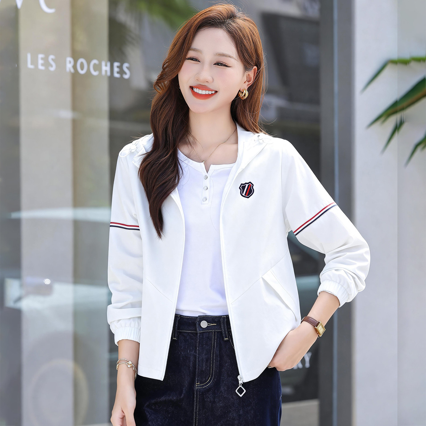 白色连帽外套女2026新款春季爆款洋气高档上衣休闲运动女装薄开衫