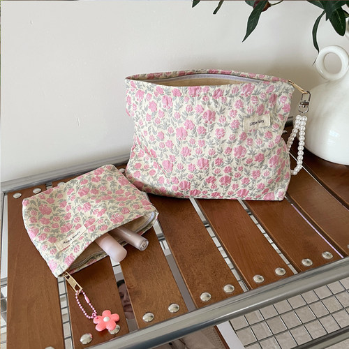 护肤品卫生巾收纳袋化妆包大容量