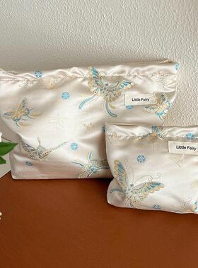 高级化妆包女2026新款便携大容量旅行洗漱收纳包补妆袋随身小包包