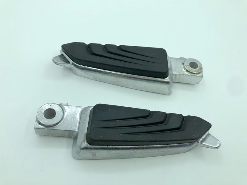 适用于轻骑铃木踏板车配件瑞梦qs125t-5a后左右搁脚脚踏总成 踏板