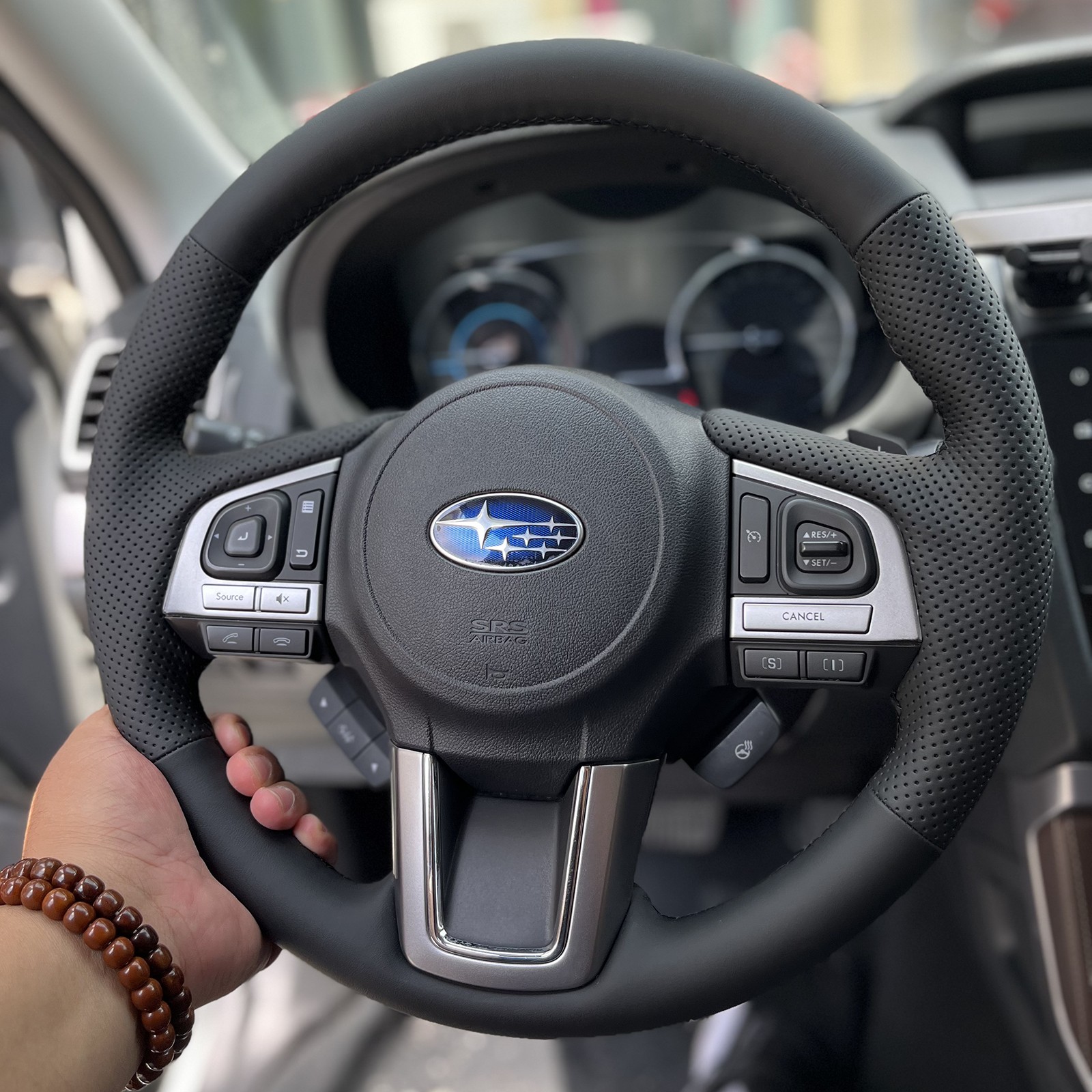 适用于斯巴鲁傲虎森林人BRZ旭豹WRX力狮XV专用手缝方向盘套