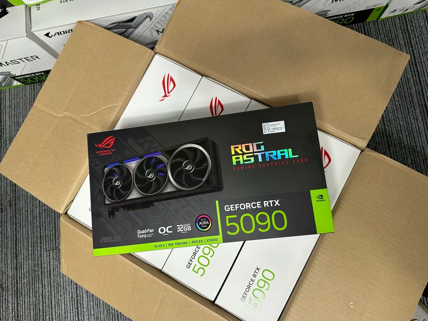 上海一小时达原盒RTX5090O32G华硕夜神高端电竞显卡上海现货图片