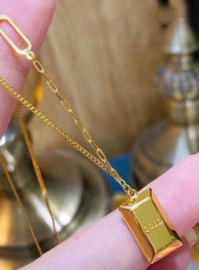 暴富小金条钛钢项链女小金砖吊坠18K金巧克力方块轻奢不褪色饰品