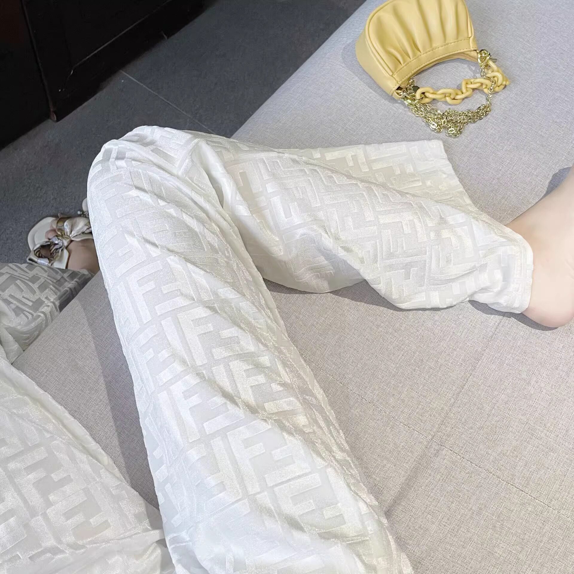 孕妇阔腿裤春秋时尚白色直筒裤大码孕妇裤子秋装垂感休闲长裤潮妈