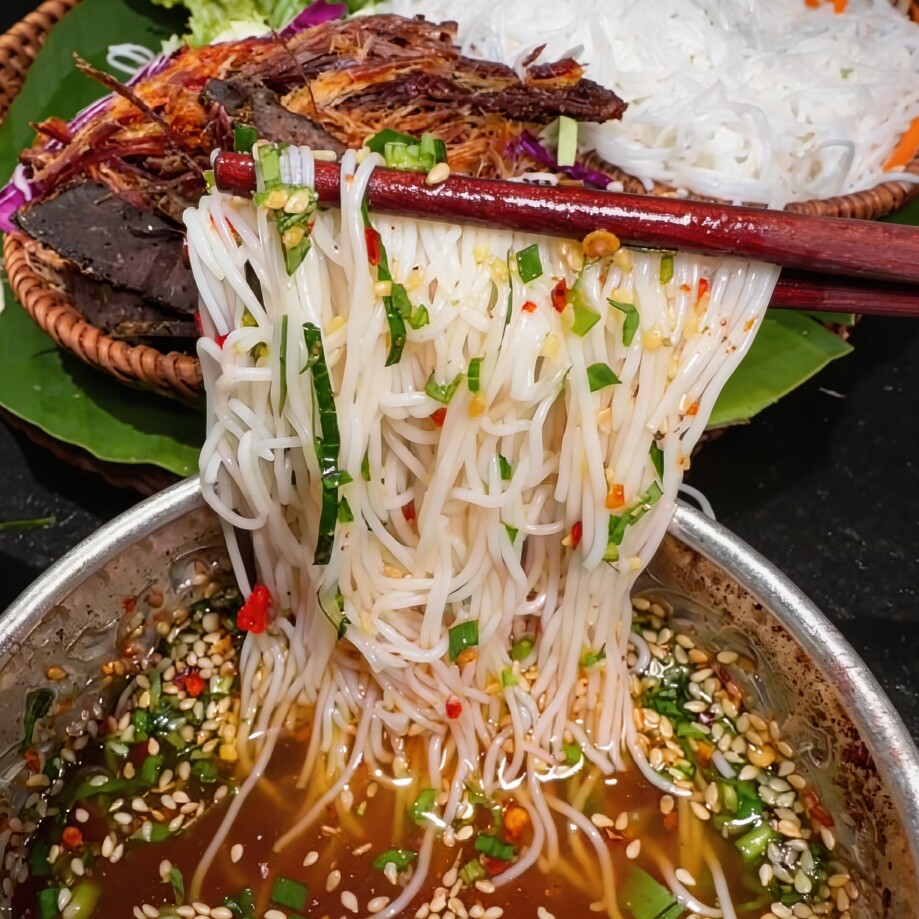 苦水撒撇芒市本地苦撒撇傣族味柠檬酸撒真空包装米线韭菜开袋即食