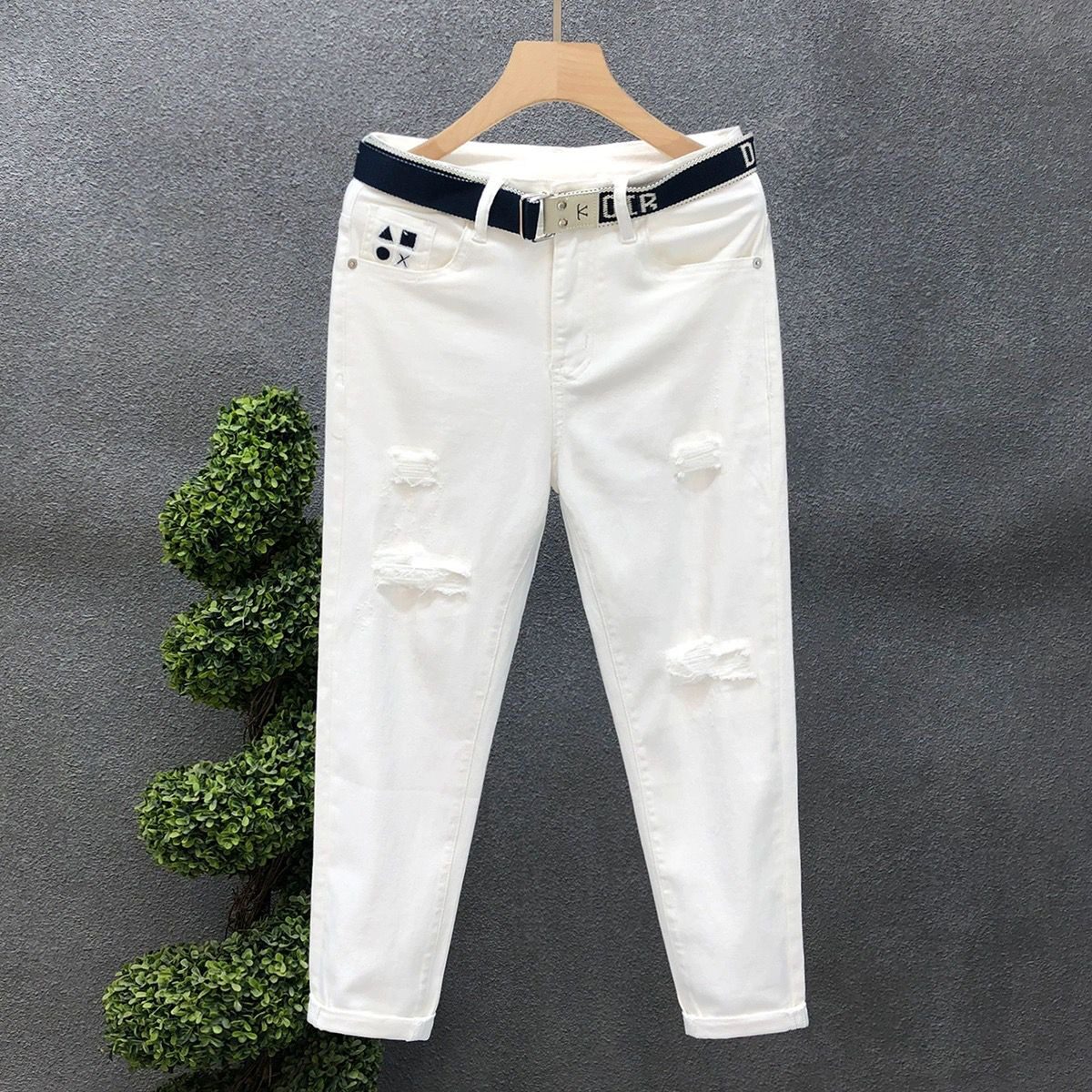 纯白色牛仔裤男2026夏季新款破洞时尚弹力宽松休闲简约美式长裤子