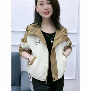 减龄 宽松拼接时尚 小个子连帽外套撞色上衣2025冲锋衣新款 短款