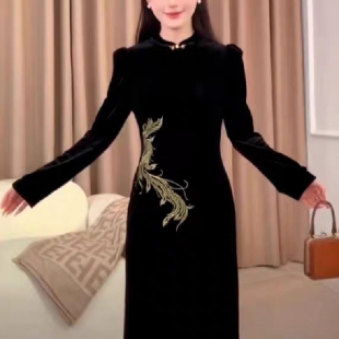 新款 冬季 定制刺绣显瘦连衣裙子潮 旗袍长裙修身 复古国风气质新中式