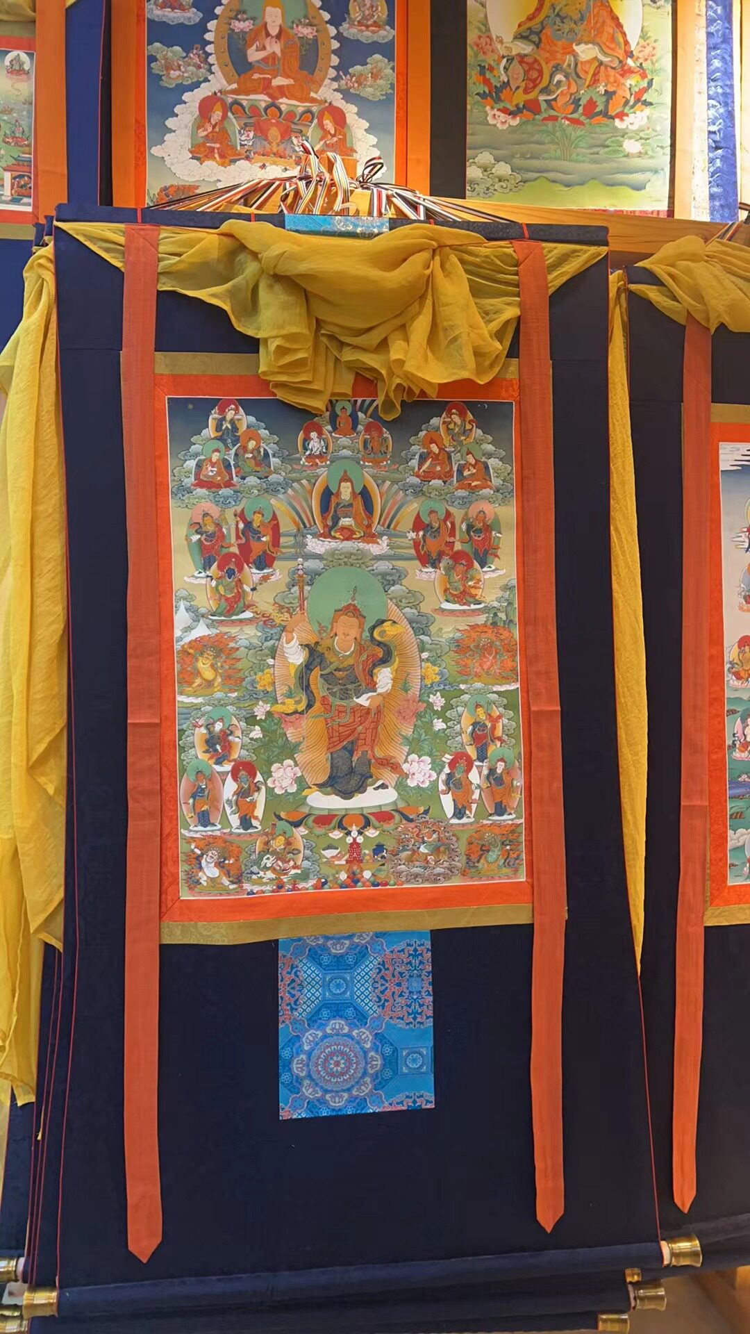 莲花生大师唐卡挂画藏族佛像装饰画心想事成唐卡