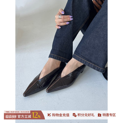 YOEYYOU尖头皮革单鞋