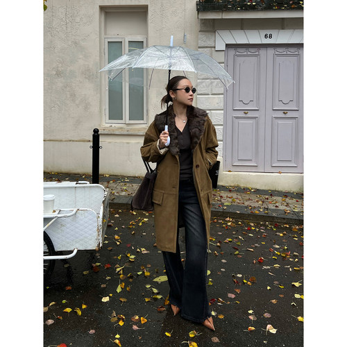 IMMI羊皮毛绗棉翻领宽肩大衣