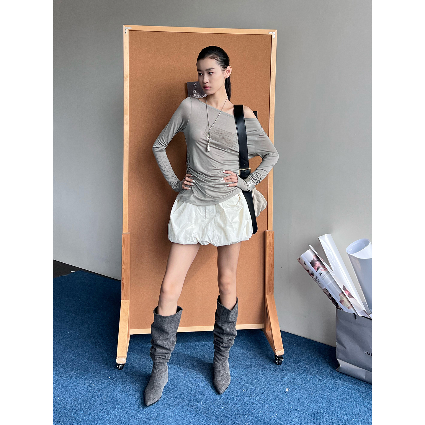 CNLEEWEI秋冬新品褶皱花苞短裙女