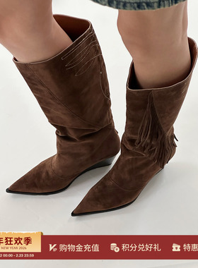 LOST IN ECHO 设计师品牌 25秋冬新品 尖头流苏坡跟长筒靴 SOLSOL