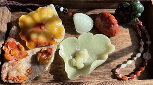 荷塘。听取蛙声一片