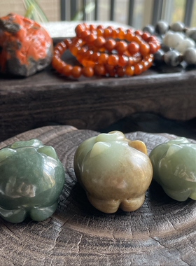 和田玉无相猫猫手把件