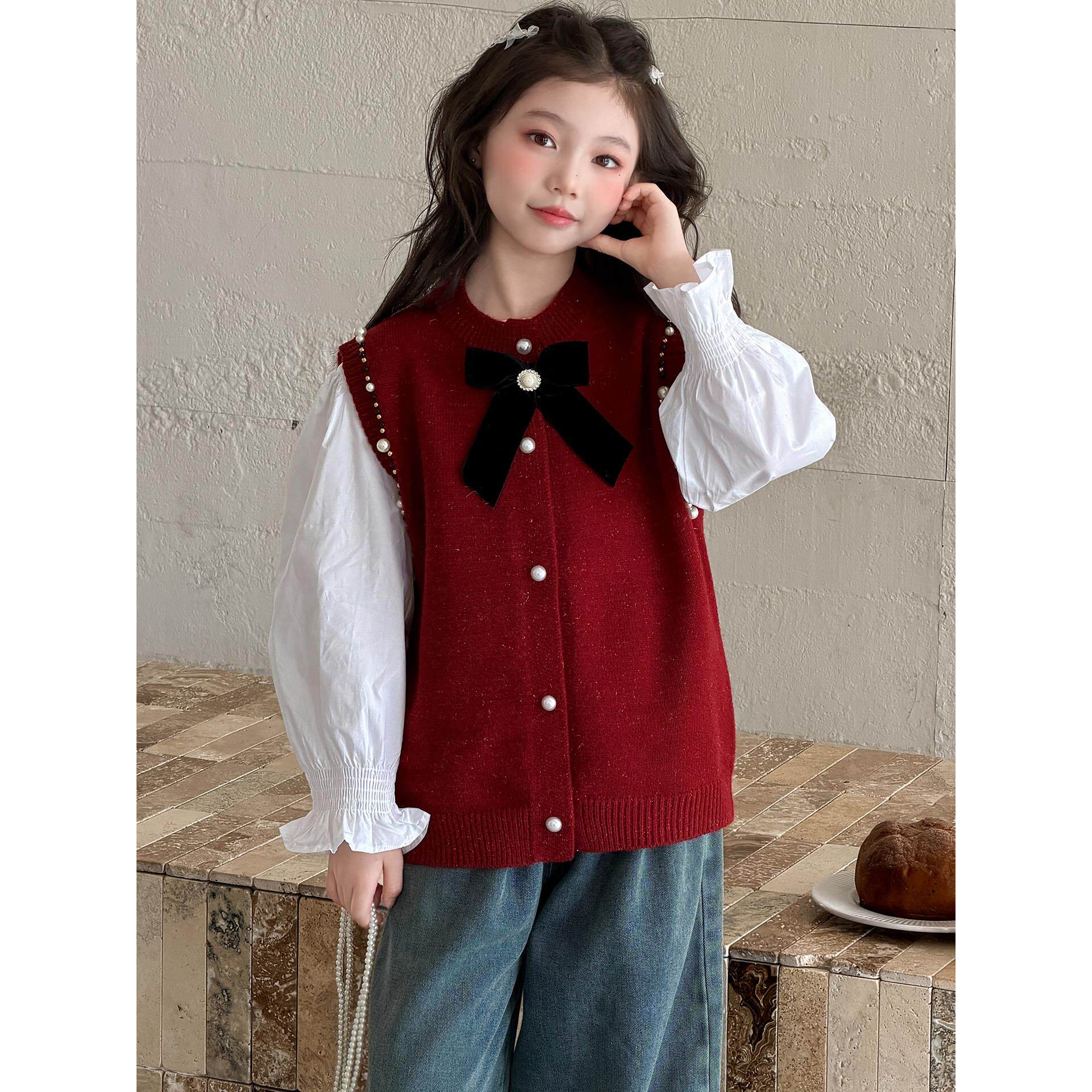 新款牛仔裤早春针织珍珠套装裤子三件套衬衫女童洋气马甲2026背心