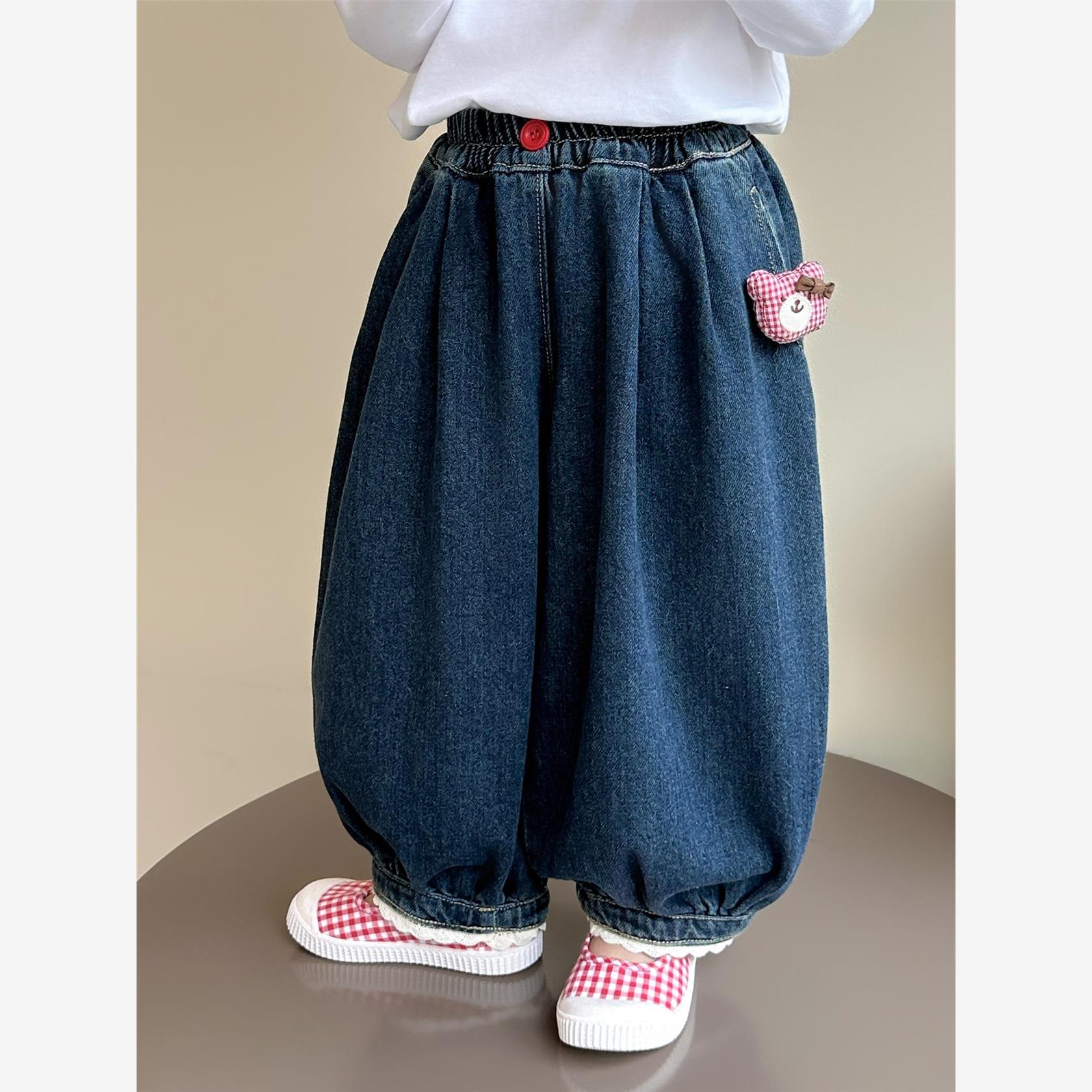 女童格子熊牛仔裤秋季2025新款洋气儿童韩版裤子女宝宝宽松灯笼裤
