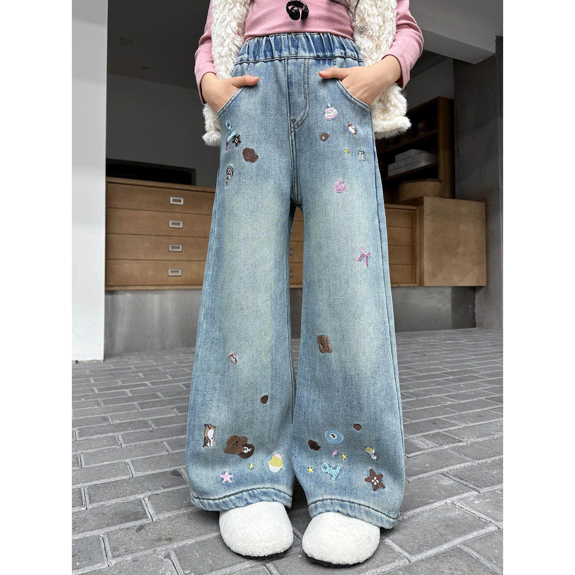牛仔中大童款阔腿裤女童2026春秋乐园满绣款小熊年牛仔裤洋气新款
