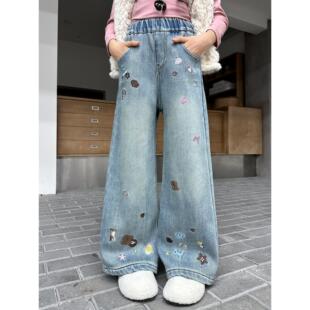 牛仔中大童款阔腿裤女童2026春秋乐园满绣款小熊年牛仔裤洋气新款
