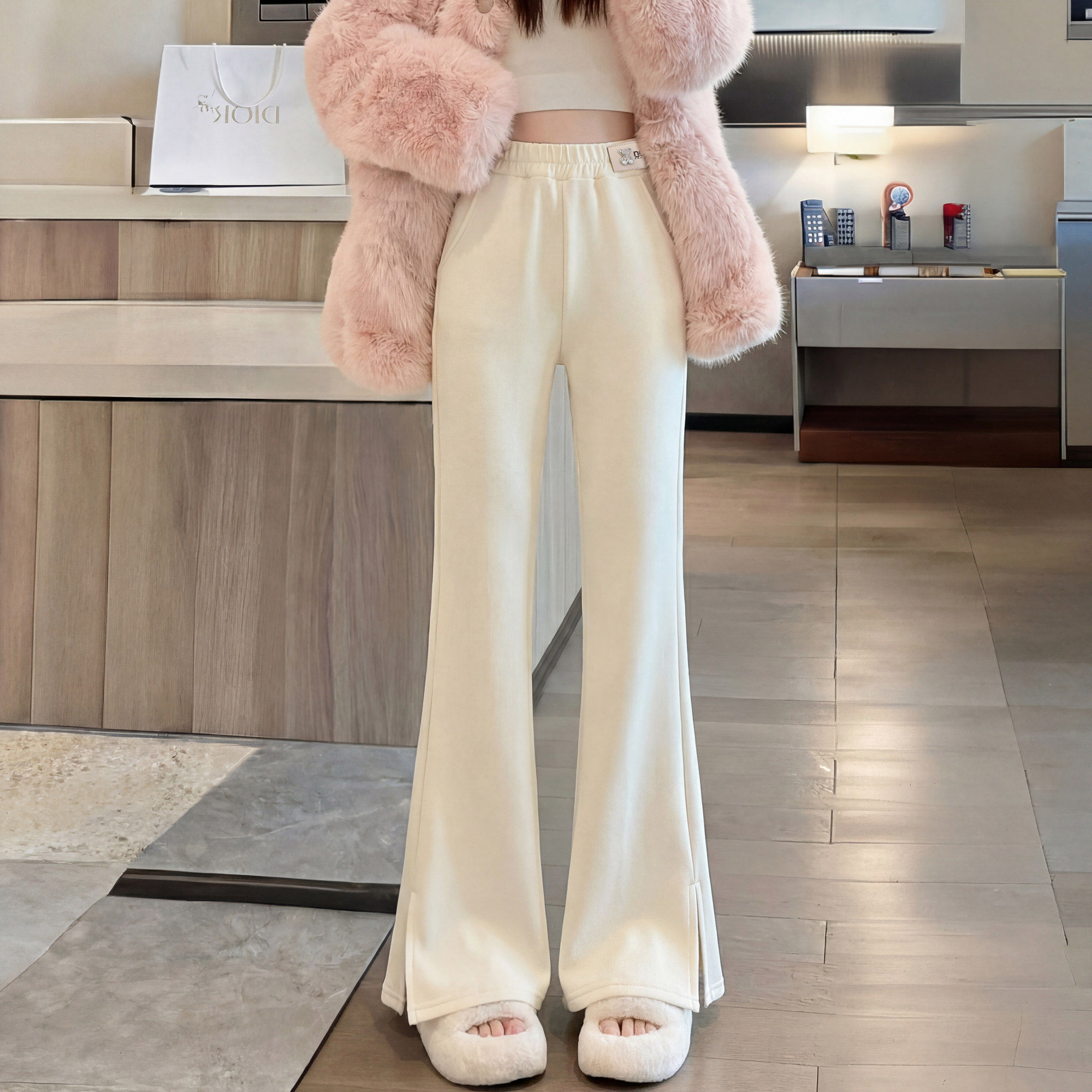 新款大童休闲裤子女孩儿童微喇2026运动裤女童洋气春装春季喇叭裤