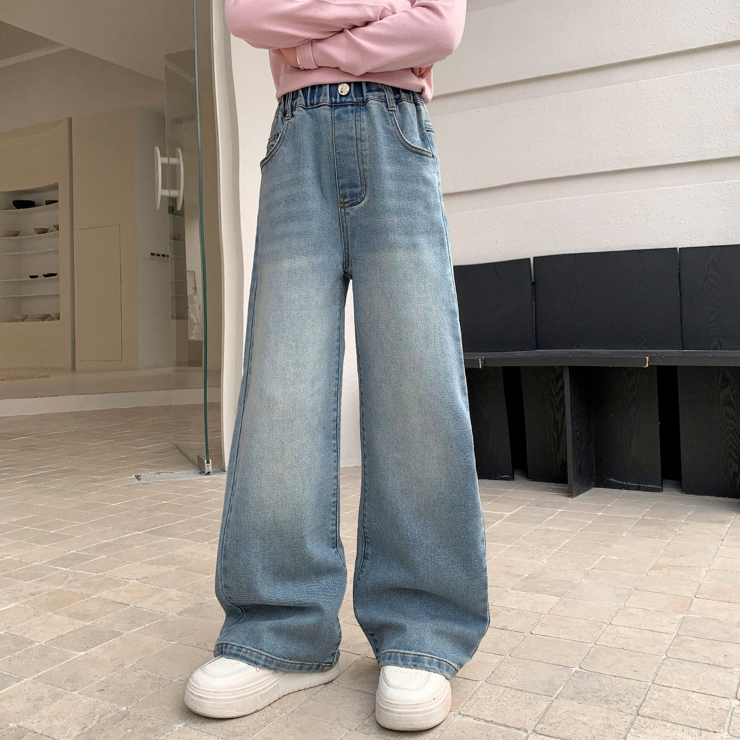 中大童装直筒2026刺绣潮流新款卡通裤儿童长裤女童阔腿牛仔裤春秋