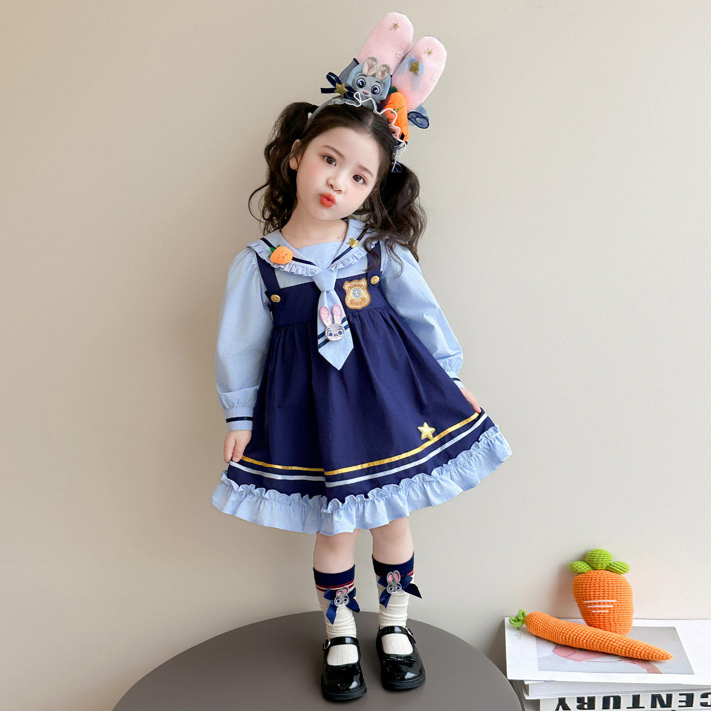 春装洋气2026儿童新款棉布裙女童春季公主警官宝宝时髦连衣裙兔子