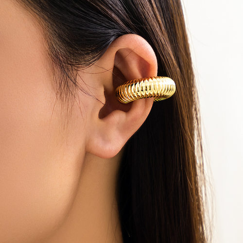 WomenNPiercgCulipOar