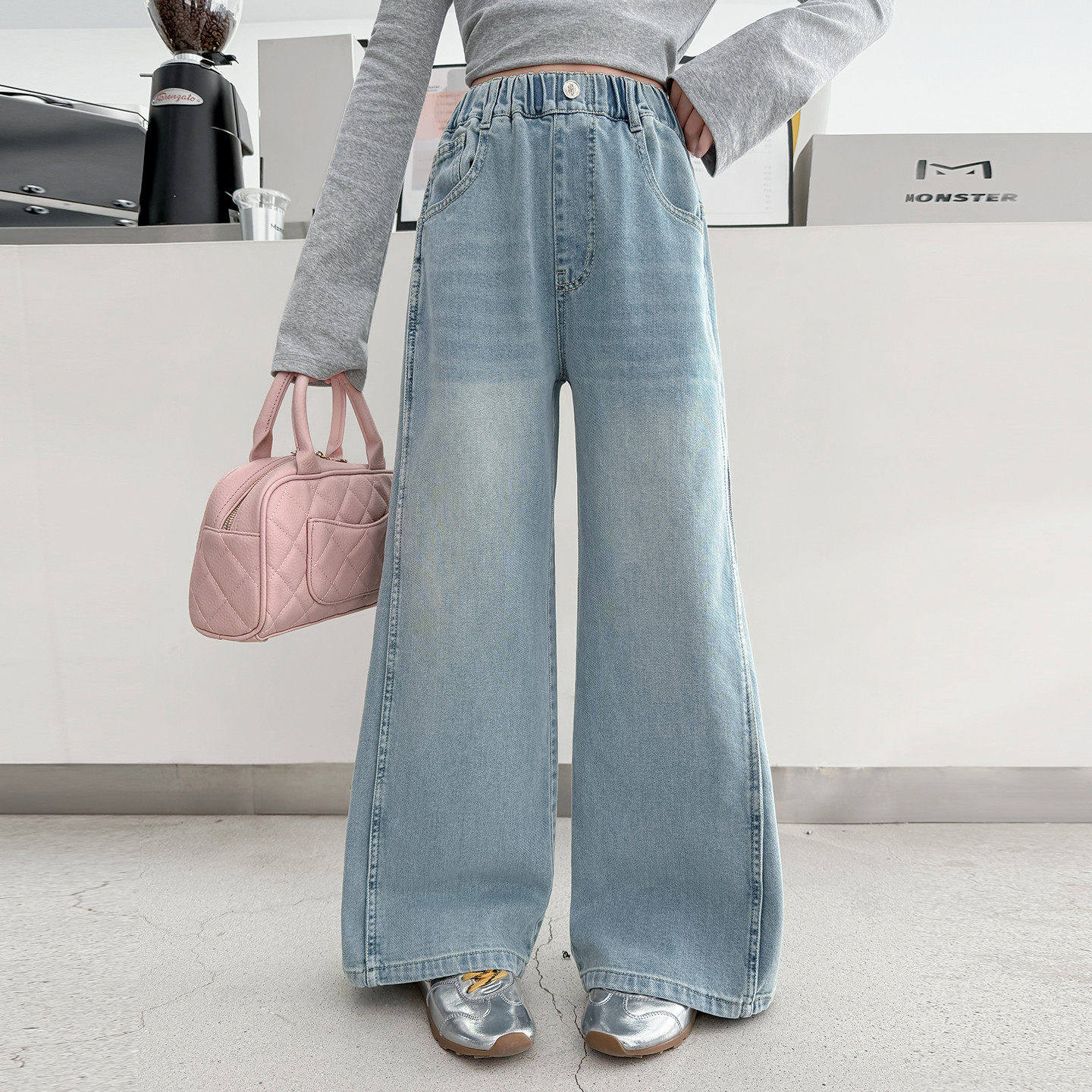 宽松中大童裤显春秋新款2026百搭洋气筒裤直牛仔裤阔腿女童休闲瘦