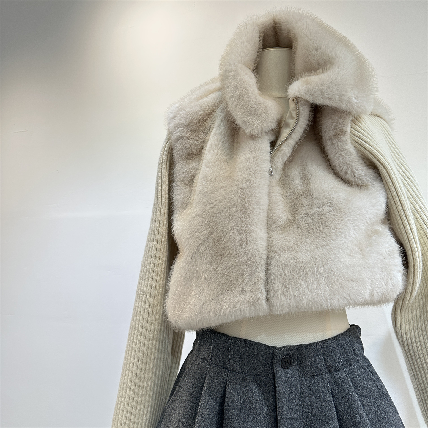双色染尖仿獭兔毛环保皮草外套女流行拼接针织袖毛毛翻领短上衣冬